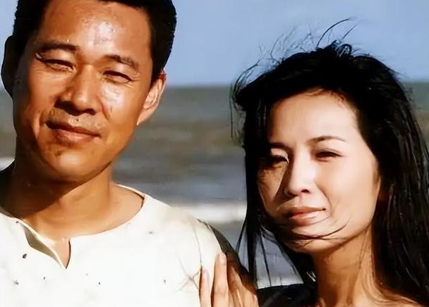 负心汉张丰毅与前妻离婚32年却因对方不断作妖被正名